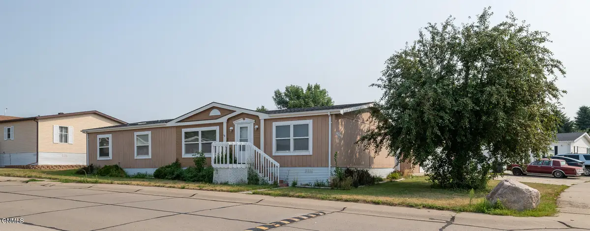 4504 Camden Loop, Bismarck, ND 58503 - #1