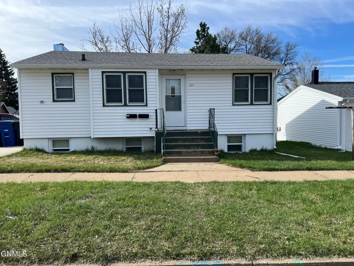 329 6th Street W, Dickinson, ND 58601 - #1
