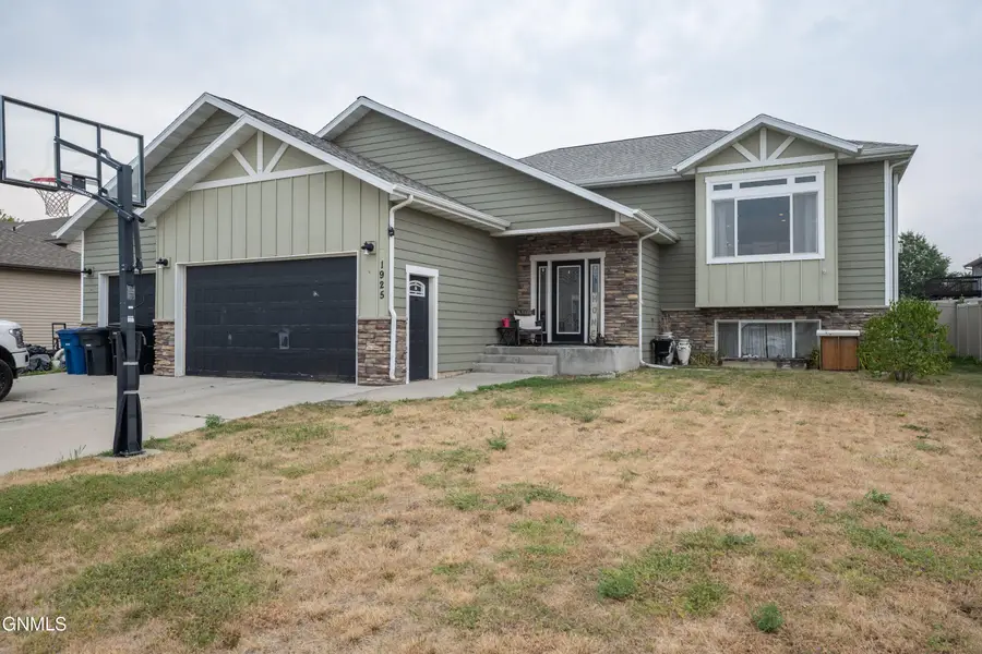 1925 Canyon Drive, Dickinson, ND 58601 - #2