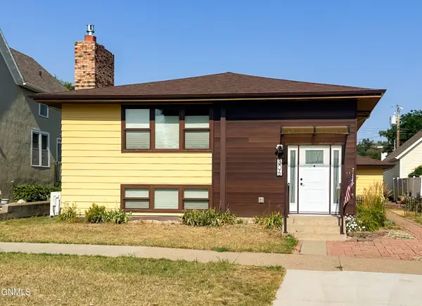 306 1st Avenue Ne, Mandan, ND 58554