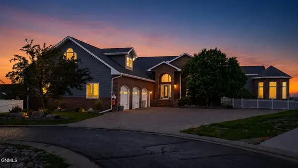 1916 Harding Place, Bismarck, ND 58501