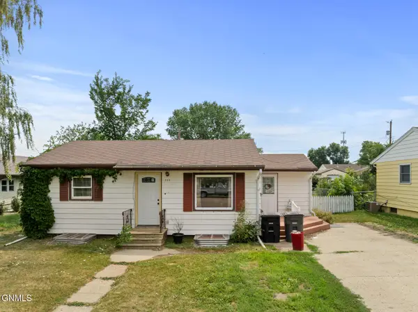 205 S Torning Street, Tioga, ND 58852