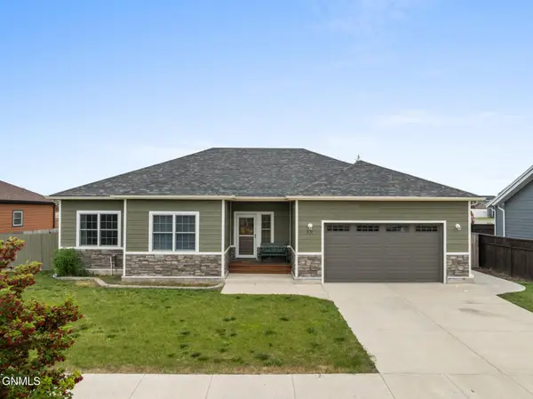 3336 Wheat Ridge Street, Williston, ND 58801