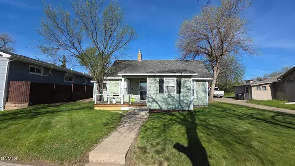 105 3rd Street Nw, Watford City, ND 58854