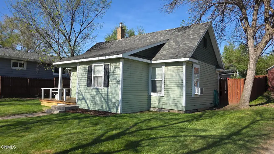 105 3rd Street Nw, Watford City, ND 58854 - #3