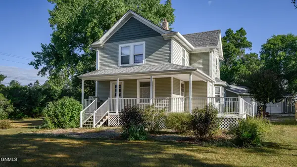 224 1st Street E, Center, ND 58530