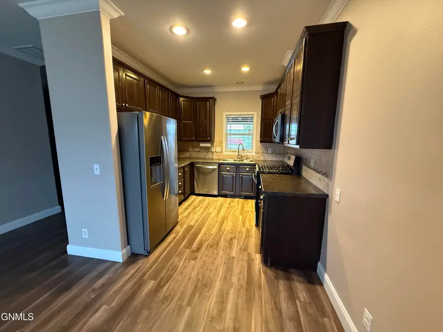 3514 10th Avenue Ne, Watford City, ND 58854 - #3