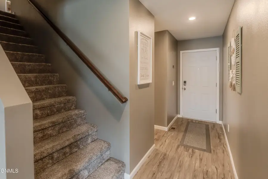 507 La Paz Avenue, Bismarck, ND 58503 - #3