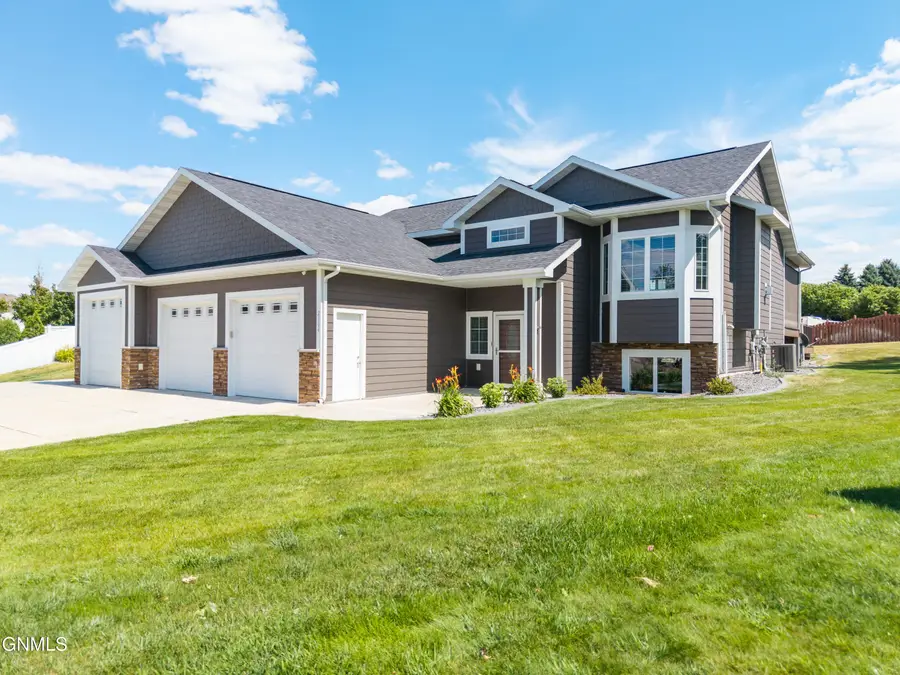 2304 Eastview Place Se, Mandan, ND 58554 - #2