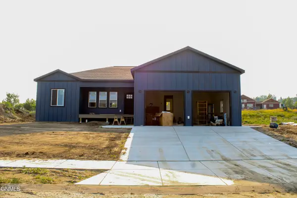 1305 Tara Lane Sw, Watford City, ND 58854