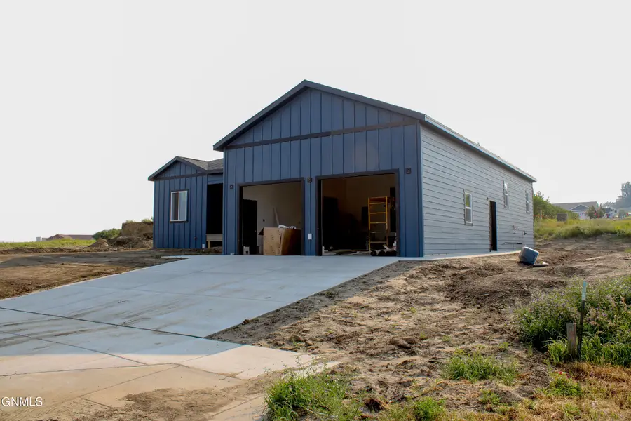 1305 Tara Lane Sw, Watford City, ND 58854 - #3