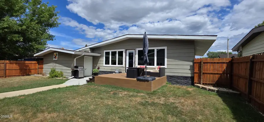 640 9th Avenue Sw, Valley City, ND 58072 - #2