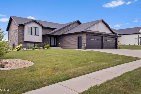 613 Lasalle Drive E, Bismarck, ND 58503