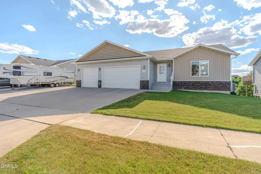 2013 Macedonia Avenue Se, Mandan, ND 58554 - #2