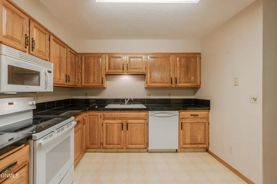 2033 Washington Street #6, Bismarck, ND 58501 - #2
