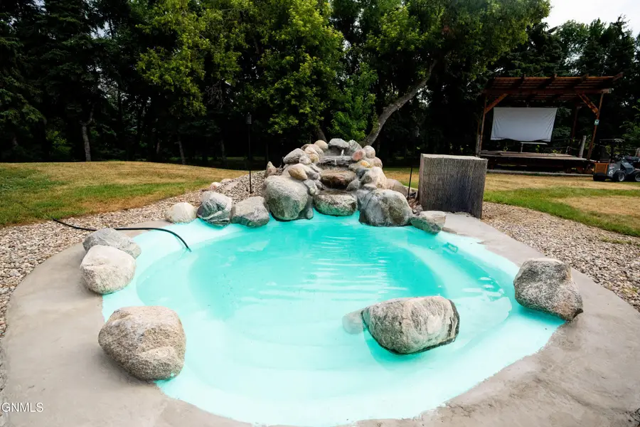 3698 78th Avenue Se, Jamestown, ND 58401 - #3