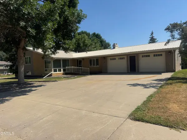 520 4th Street Ne, Watford City, ND 58854