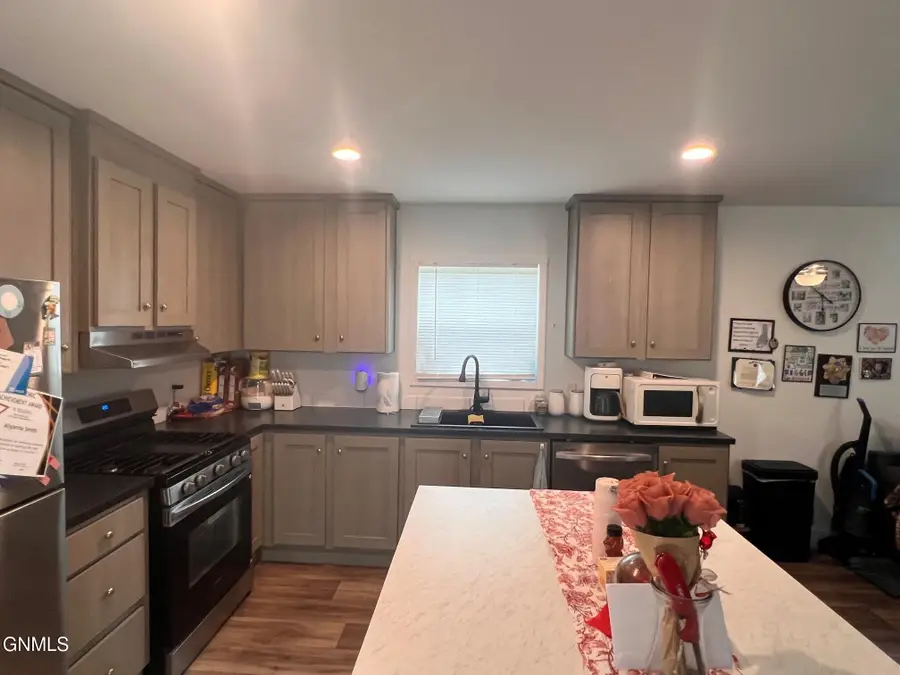 104 Deer Street W, Mandan, ND 58554 - #2