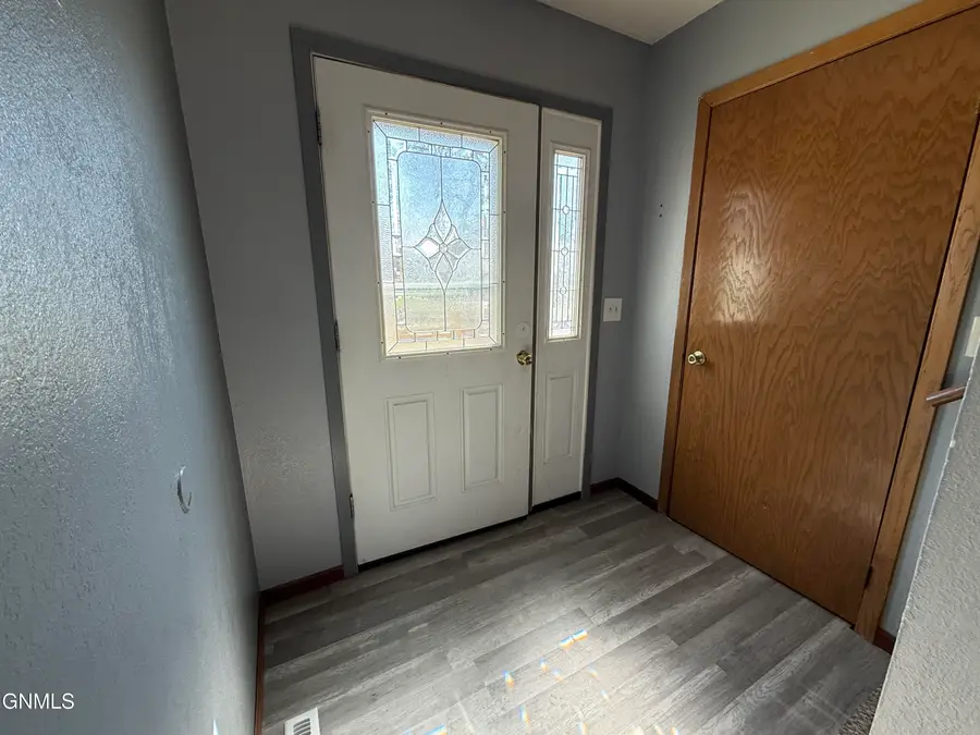 1105 6th Avenue Nw, Mandan, ND 58554 - #2