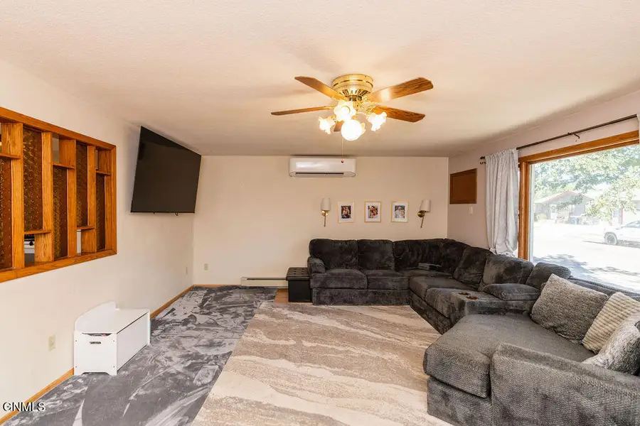 1002 10th Street Ne, Jamestown, ND 58401 - #3