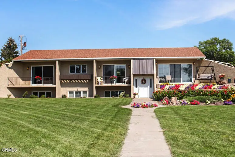 210 Oak Avenue E, New Salem, ND 58563 - #1