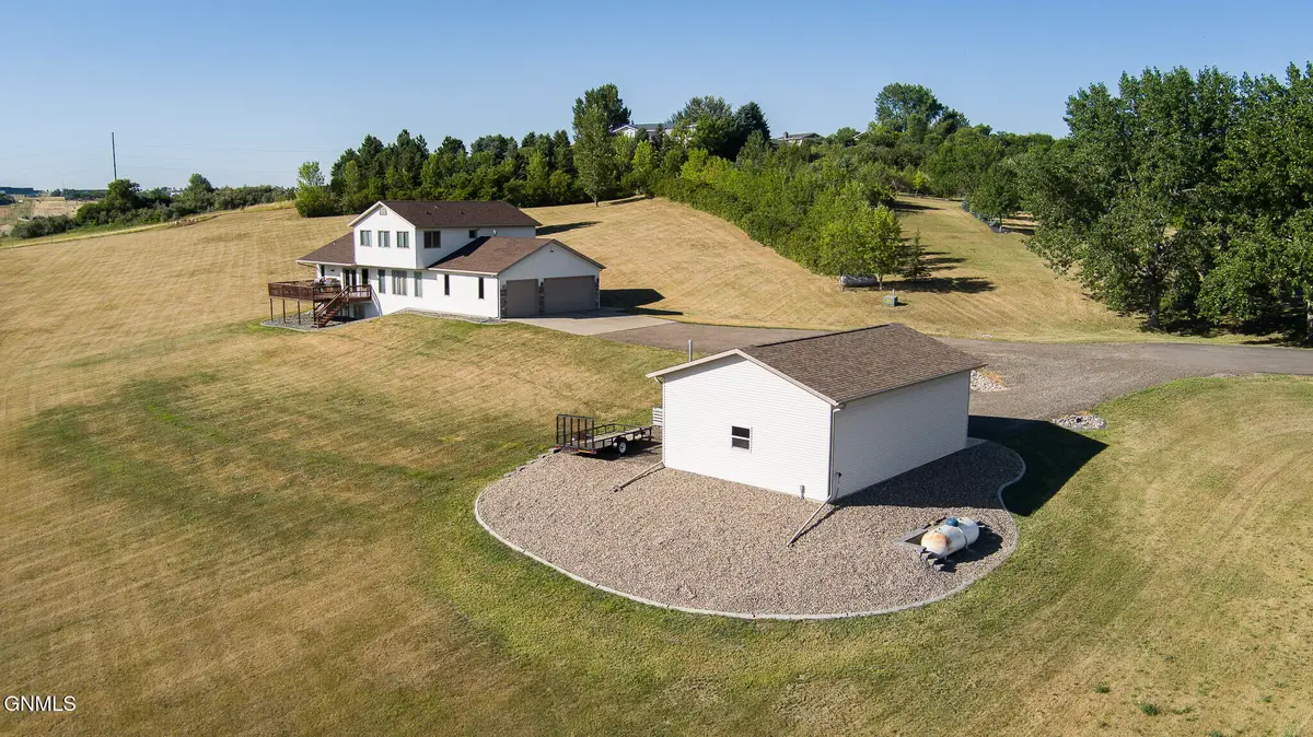 3745 Hidatsa Place N, Mandan, ND 58554 - #1