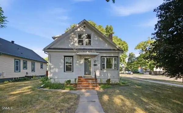 403 14th Street S, Fargo, ND 58103