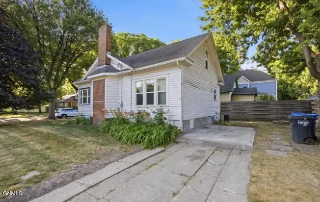 403 14th Street S, Fargo, ND 58103 - #2
