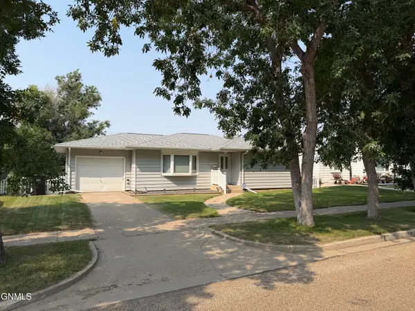 609 14th Avenue W, Williston, ND 58801
