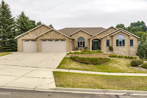 1901 Valley Drive, Bismarck, ND 58503