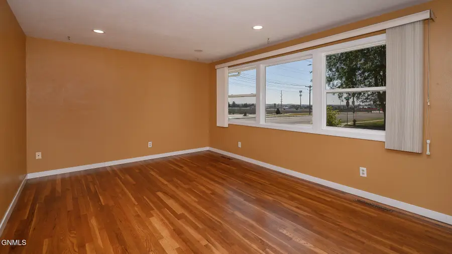 2536 E Avenue B, Bismarck, ND 58501 - #3