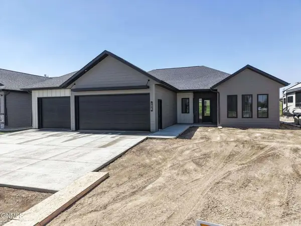 3719 Rutland Circle, Bismarck, ND 58504