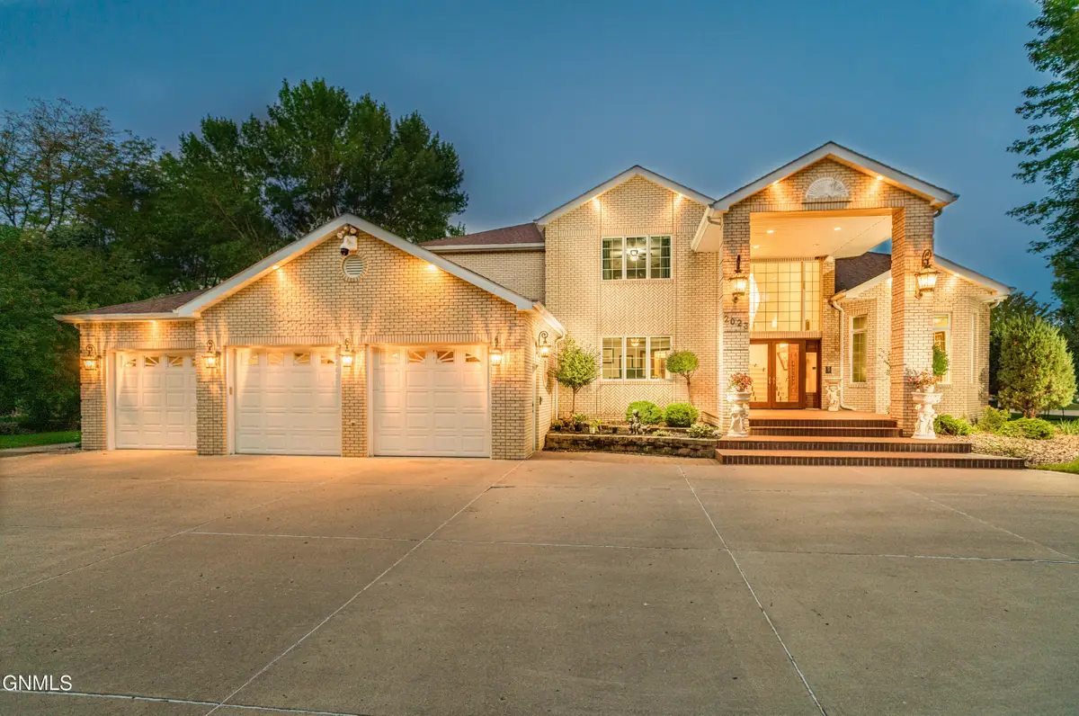 2023 Harbor Drive, Bismarck, ND 58504 - #1