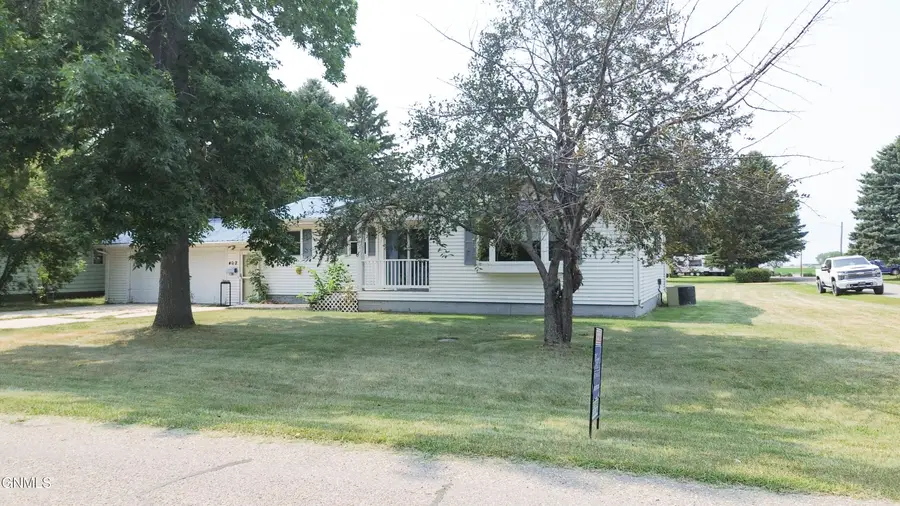 402 4th Avenue Sw, Steele, ND 58482 - #2