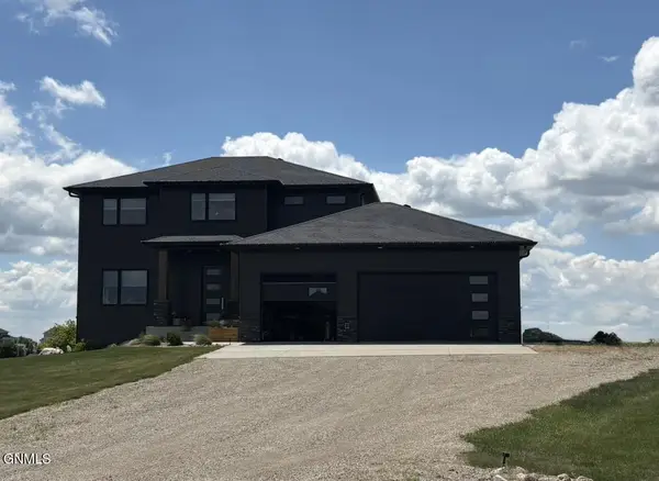 8353 Tophill Drive, Bismarck, ND 58503