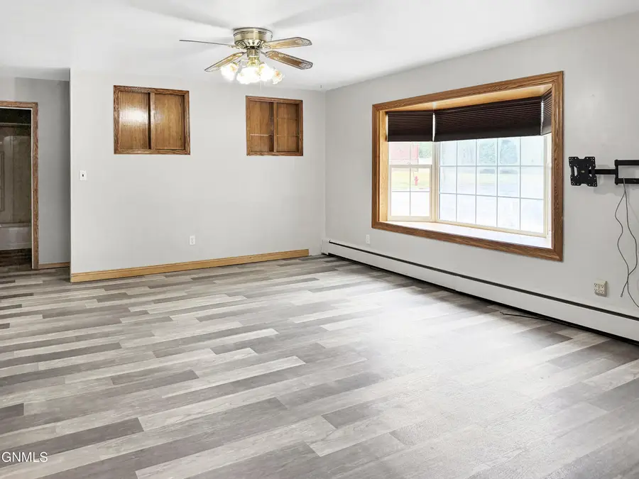 286 5th Avenue S, Carrington, ND 58421 - #3