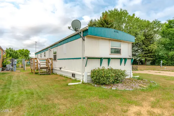 142 Northwest Drive, Bismarck, ND 58504