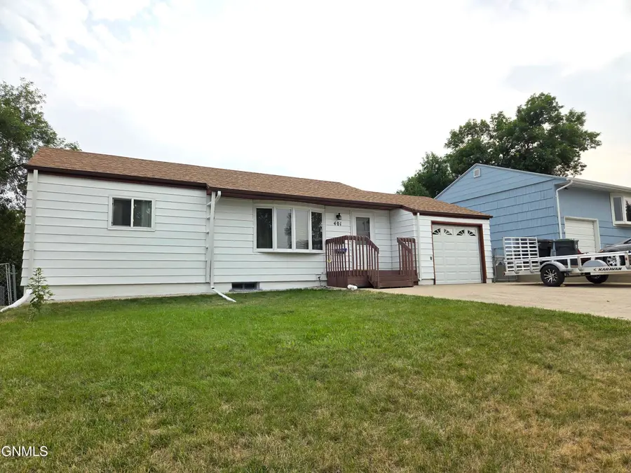 401 11th Street Nw, Mandan, ND 58554 - #2