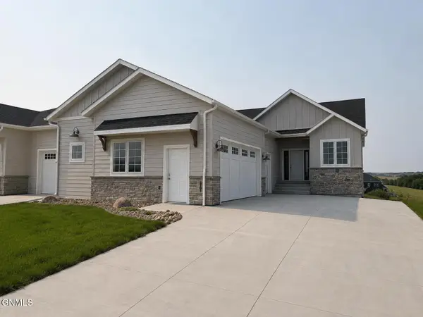3701 Ridge Way, Bismarck, ND 58503
