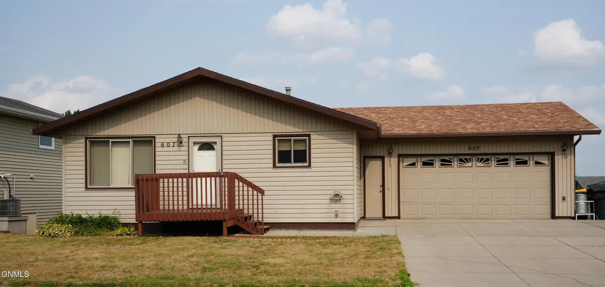 607 33rd Street, Bismarck, ND 58501 - #1