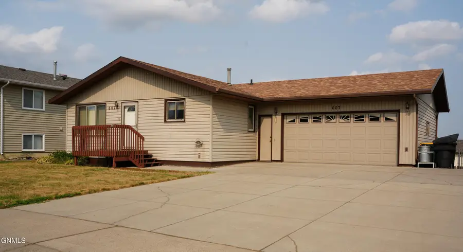 607 33rd Street, Bismarck, ND 58501 - #3