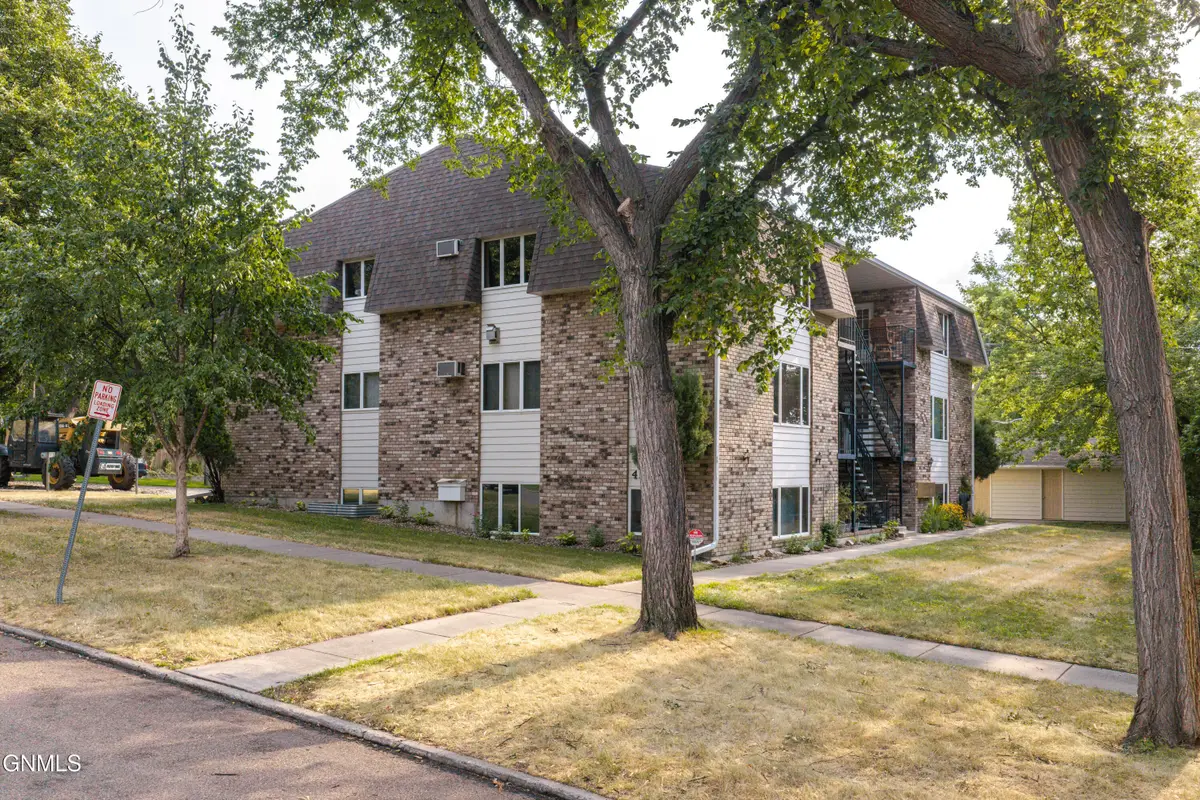 415 1st Street #6, Bismarck, ND 58501 - #1