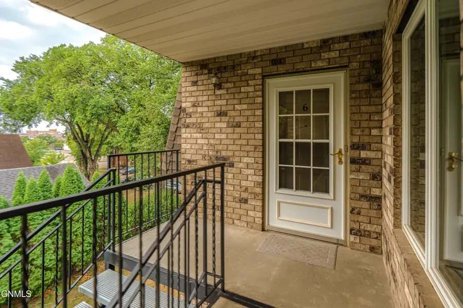 415 1st Street #6, Bismarck, ND 58501 - #2