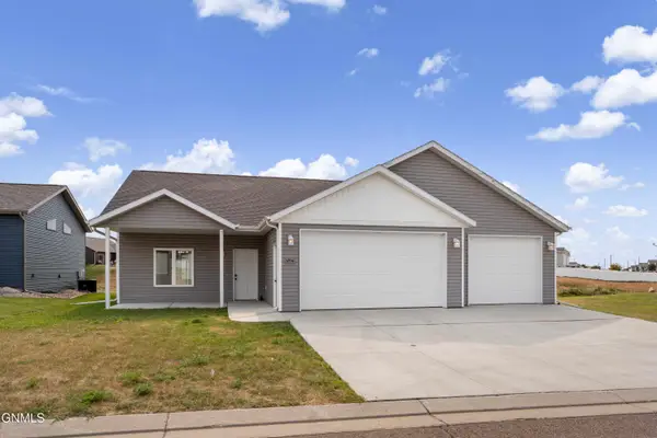 6934 Butler Loop, Lincoln, ND 58504