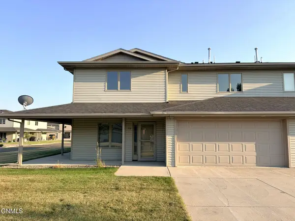 719 Mayflower Drive, Bismarck, ND 58504