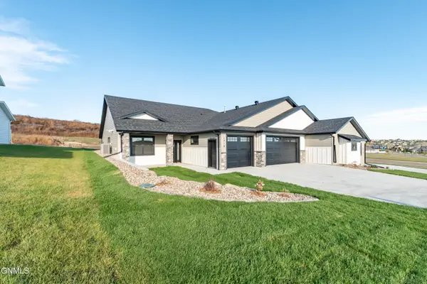 1918 Prairie Hawk Drive, Bismarck, ND 58503