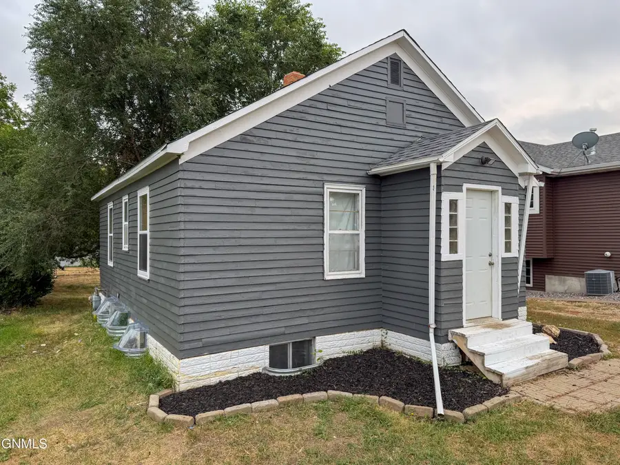 639 Main Avenue S, Dickinson, ND 58601 - #2