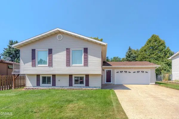 1703 4th Avenue Nw, Mandan, ND 58554