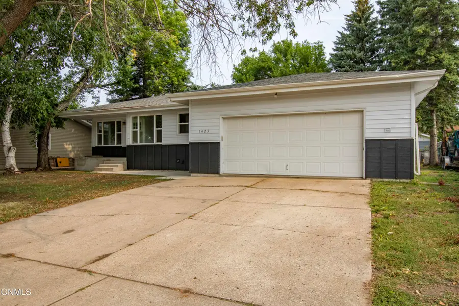 1425 S 3rd Street S, Bismarck, ND 58504 - #2