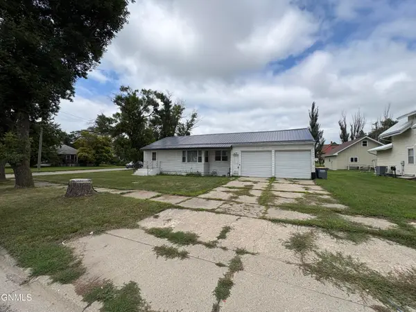 51 2nd Street N, Ellendale, ND 58436